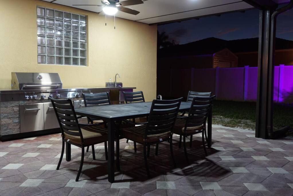 New Luxury Vacation Dream Rental- Sleeps 15! Miami Kültér fotó