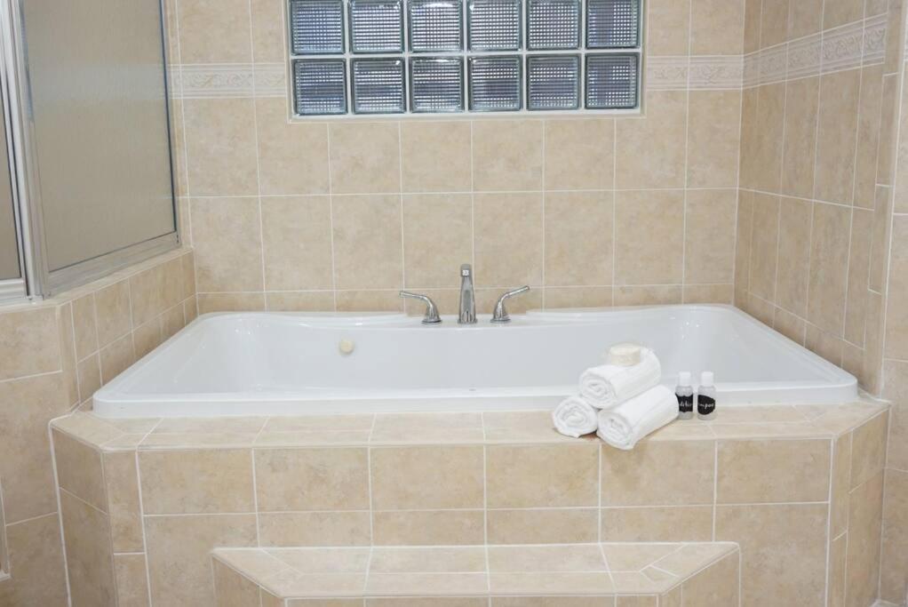 New Luxury Vacation Dream Rental- Sleeps 15! Miami Kültér fotó