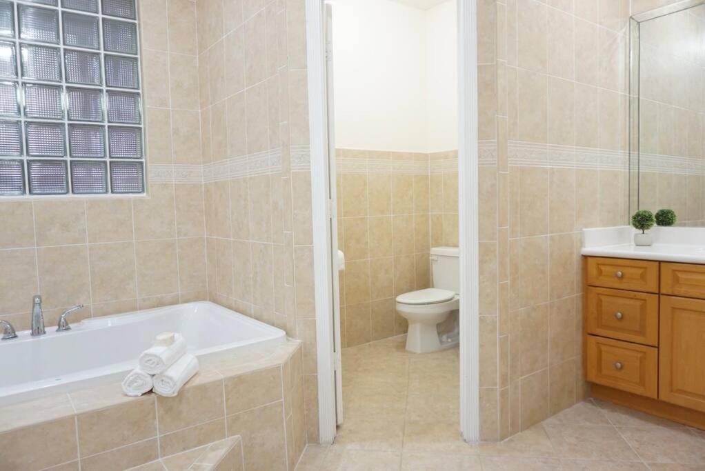 New Luxury Vacation Dream Rental- Sleeps 15! Miami Kültér fotó