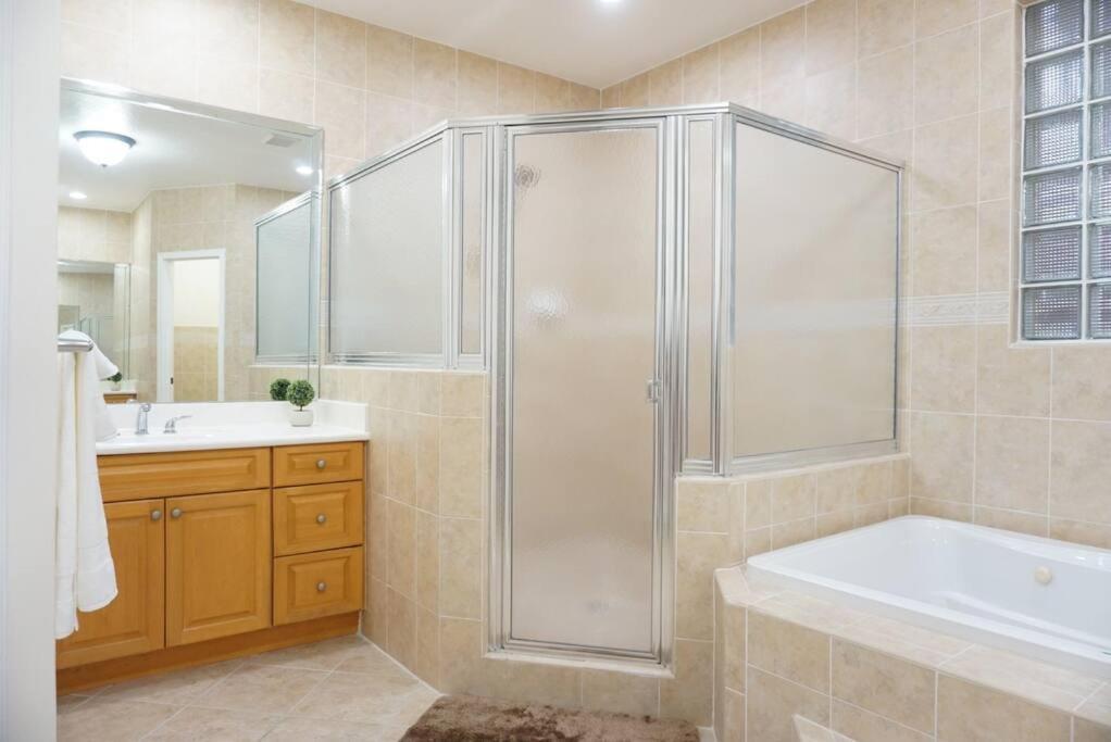 New Luxury Vacation Dream Rental- Sleeps 15! Miami Kültér fotó