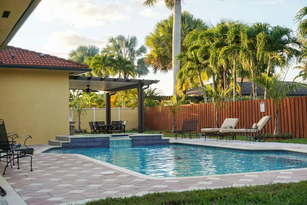 New Luxury Vacation Dream Rental- Sleeps 15! Miami Kültér fotó
